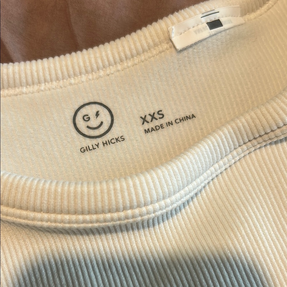 GILLY HICKS, Hollister; White Ribbed T-Shirt - Picture 3 of 4